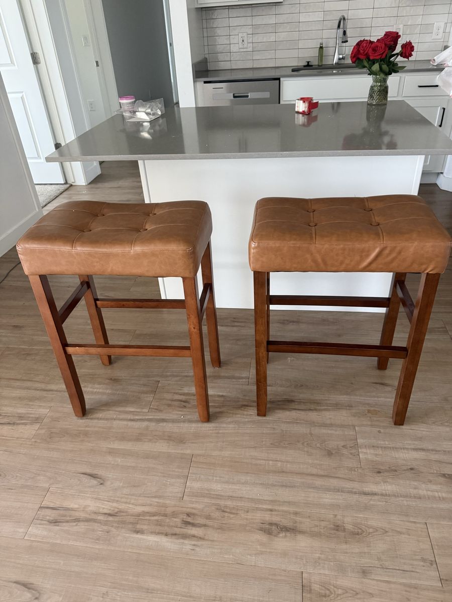 Barstools in great shape!