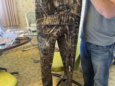 Cables waders.