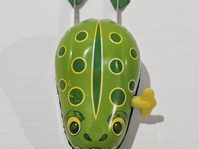 Vintage Tin Wind Up Toy Frog By Russ