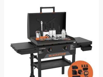28’ Blackstone Griddle w/ Hood and Accessory Rail