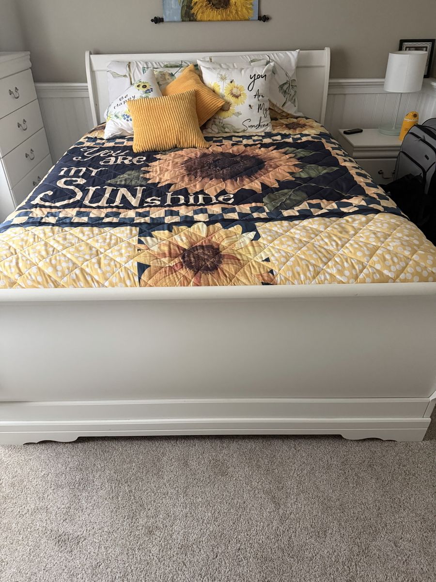 Queen bedroom set