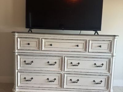 Liberty Furniture 7 Drawer Dresser