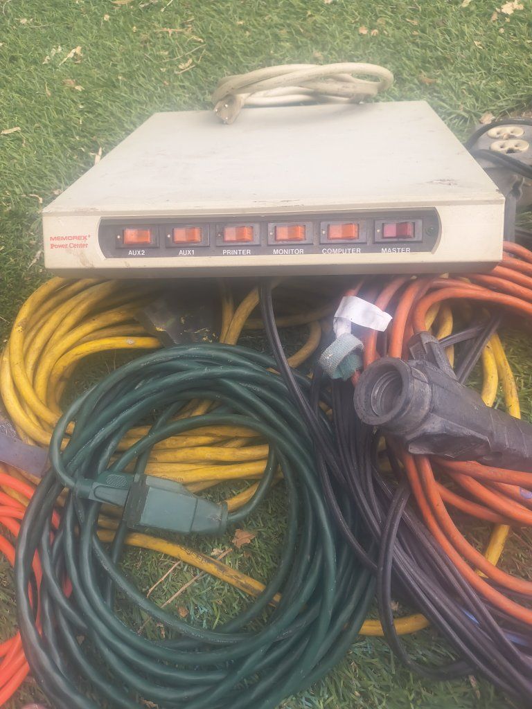 Memorex Power Center Surge Protector with 5 Switched Outlets & Master Switch