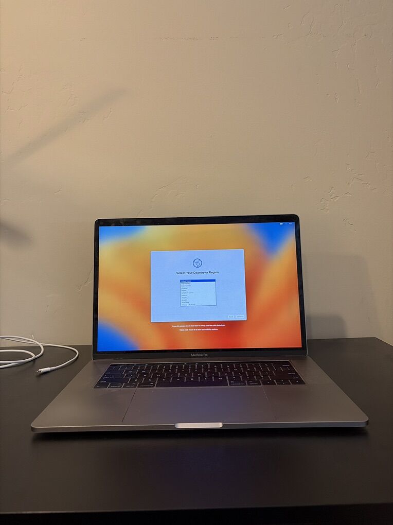 2017 15 In Macbook Pro With Touchbar Keyboard 256g