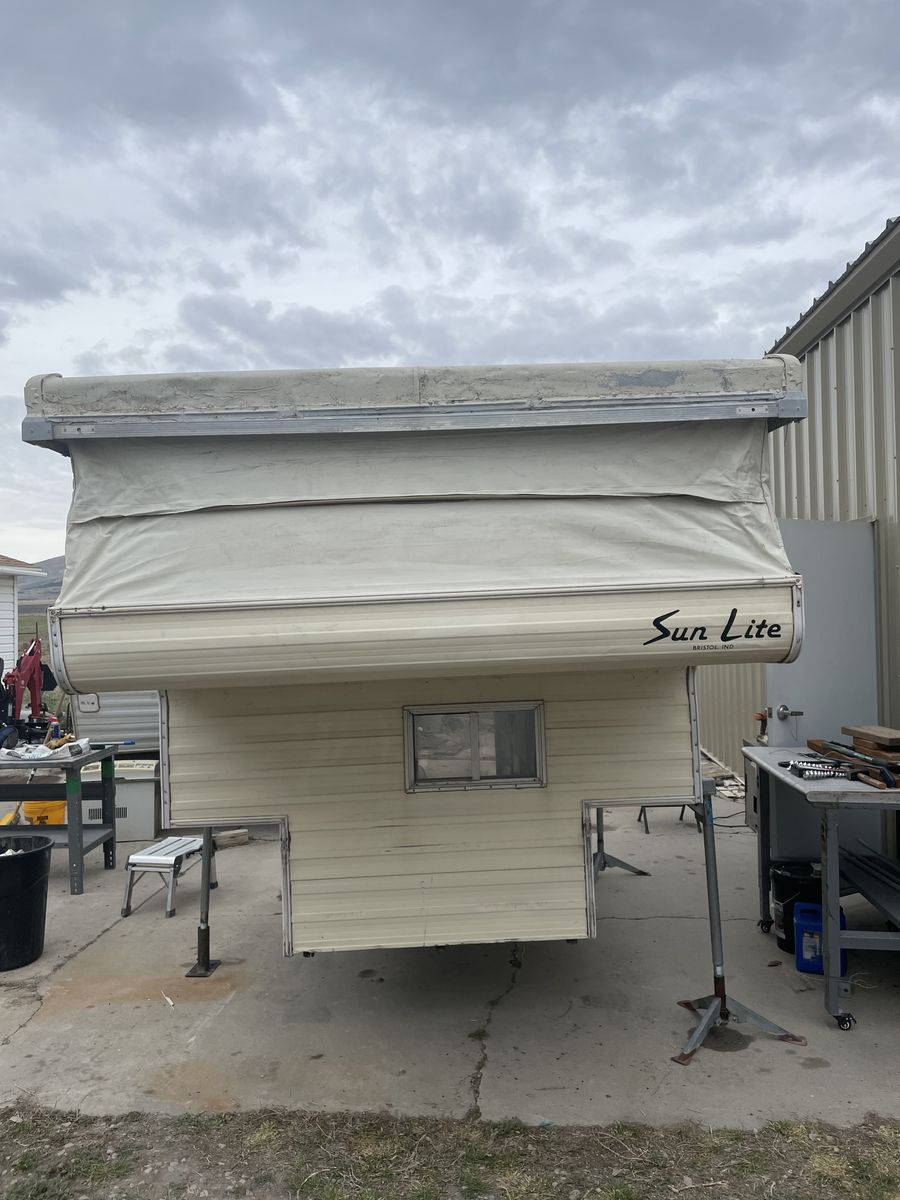 Pop up camper
