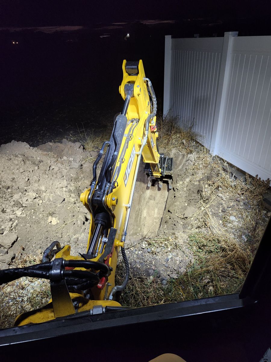 2024 JCB 1CXT Backhoe Compact track loader – 120 Hours – Concrete Breaker, Buckets, Snow Plow