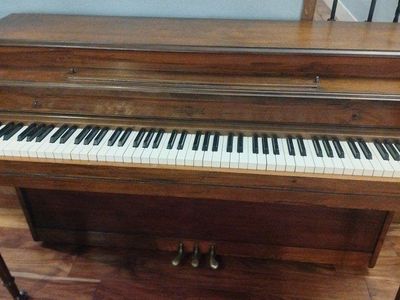Vintage Cable-Nelson Spinet Upright Piano - Wood Finish