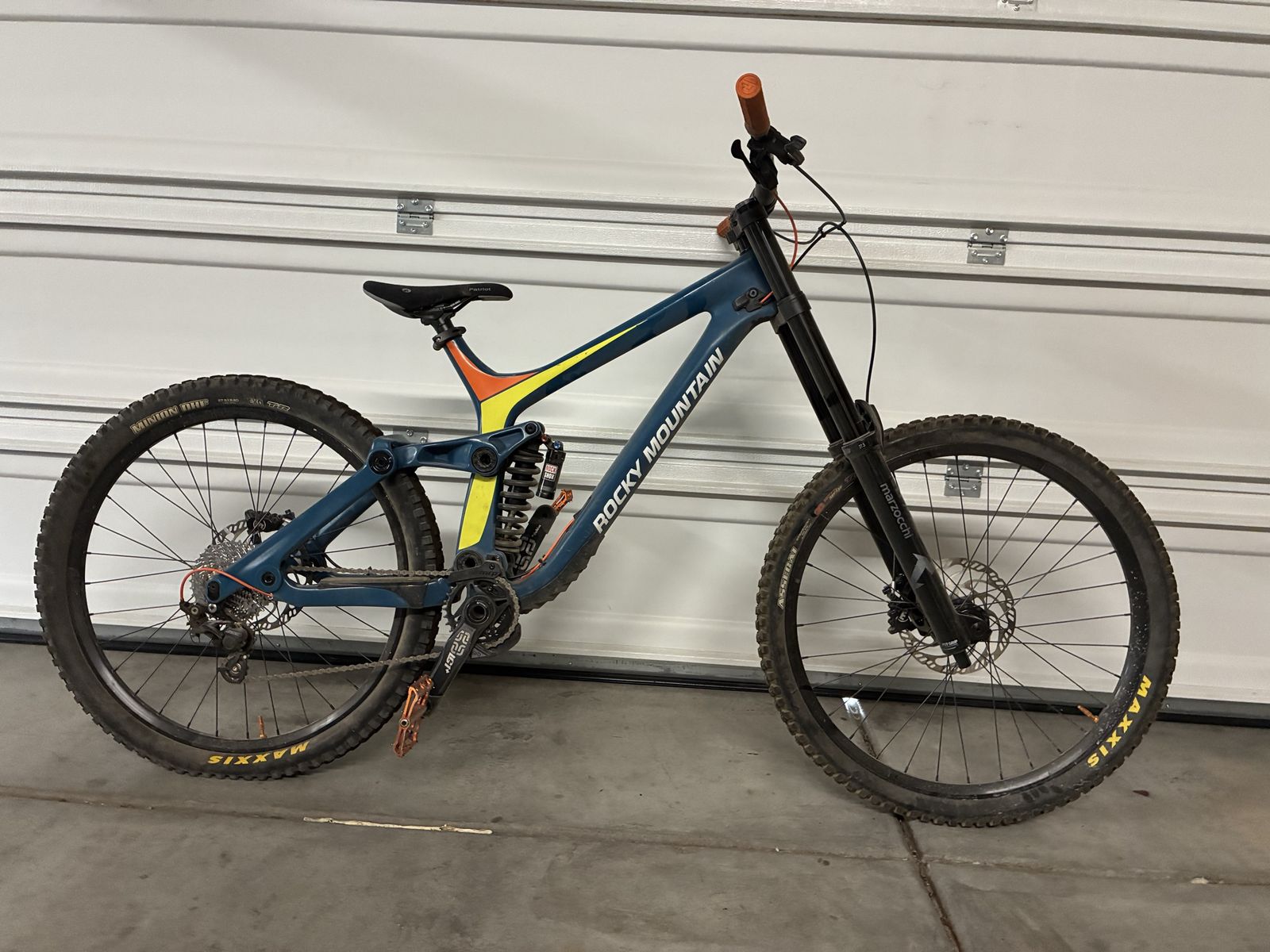 Rocky Mountain Maiden Downhill Mountain Bike - Size Medium