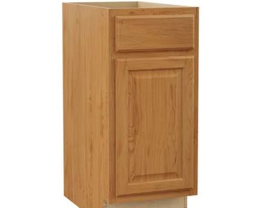 Hampton Bay Hampton 15 in. W x 24 in. D x 34.5 in. H Assembled Base Kitchen Cabinet in Medium Oak
