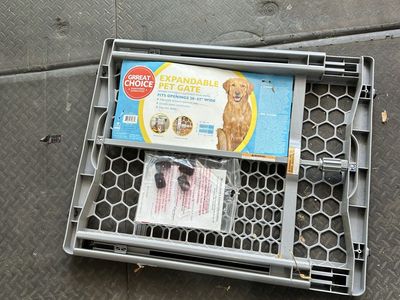 Pet gate