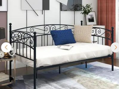 Like New Twin Size Day Bed