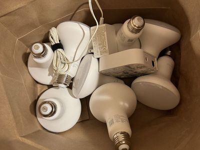 8 Philips Hue WHITE Smart LED BR30 Light Bulbs Lot with Smart Bridge