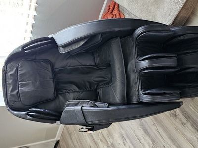 Insignia Zero Gravity Full Body Massage Chair