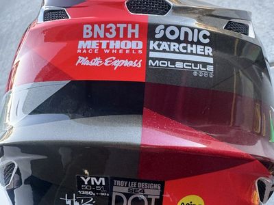 Troy Lee designs kids helmet like new