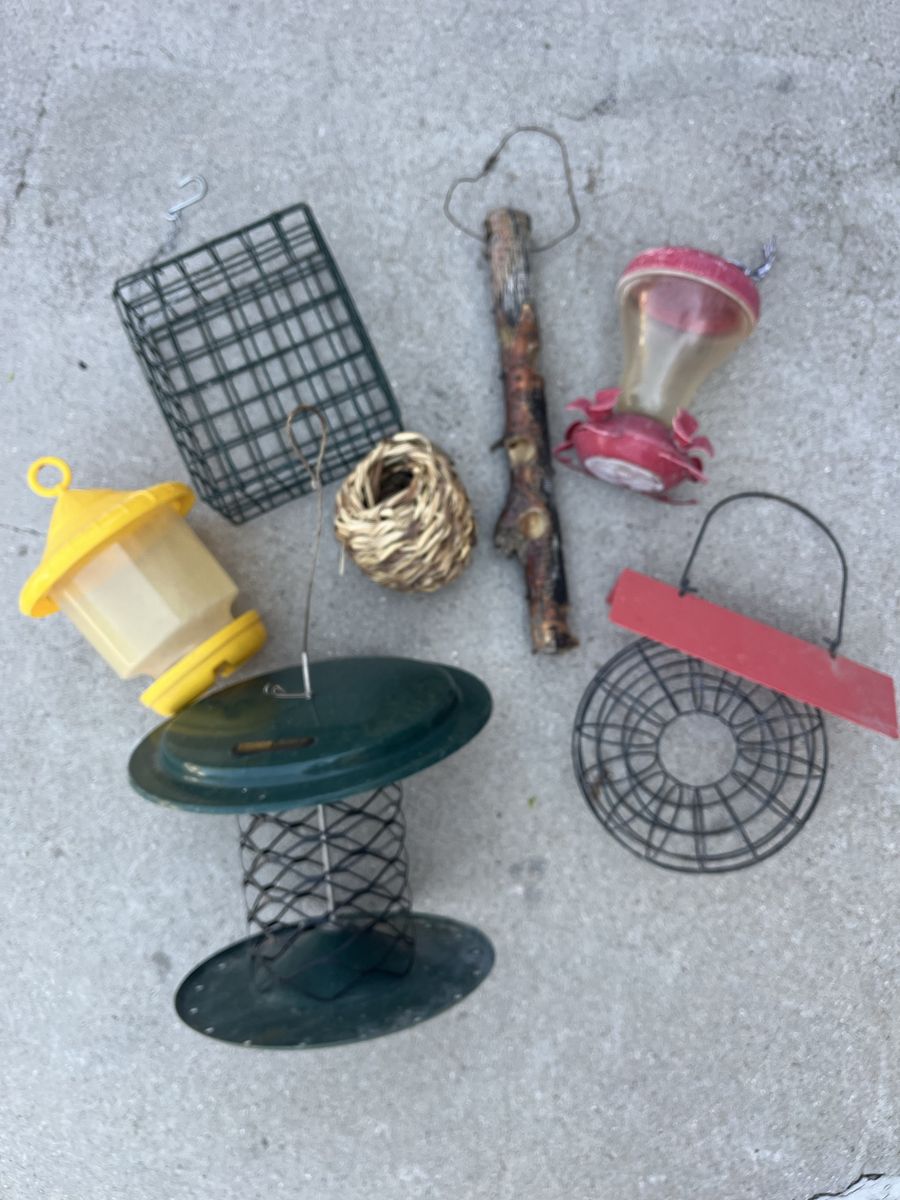Set of bird feeders hummingbird, blue jay, yellow finch all $30