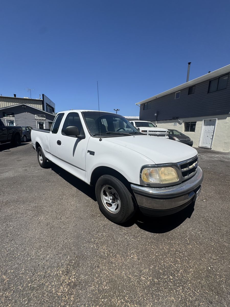 1997 Ford F-150 XLT
