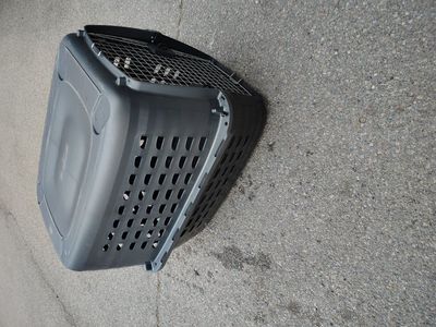 PETMATE TRAVEL DOG KENNEL 33"L x 22" W x 27" H