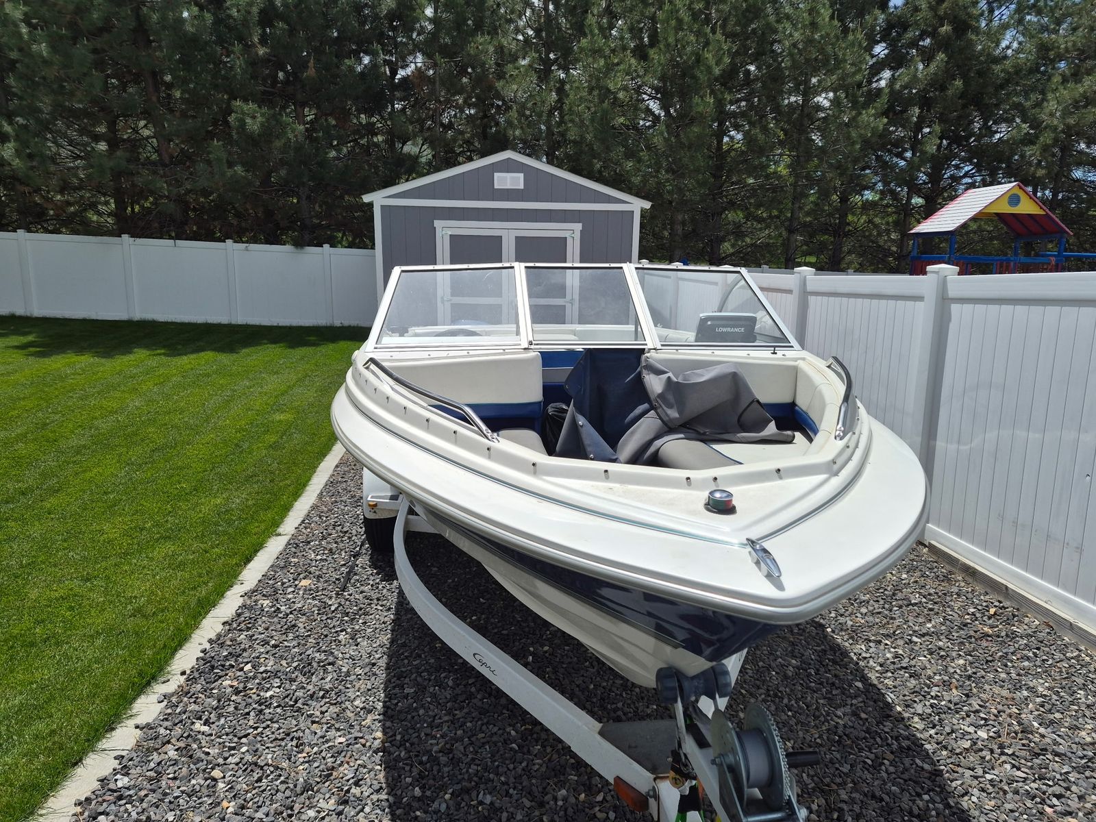 Bayliner Capri/Runabout