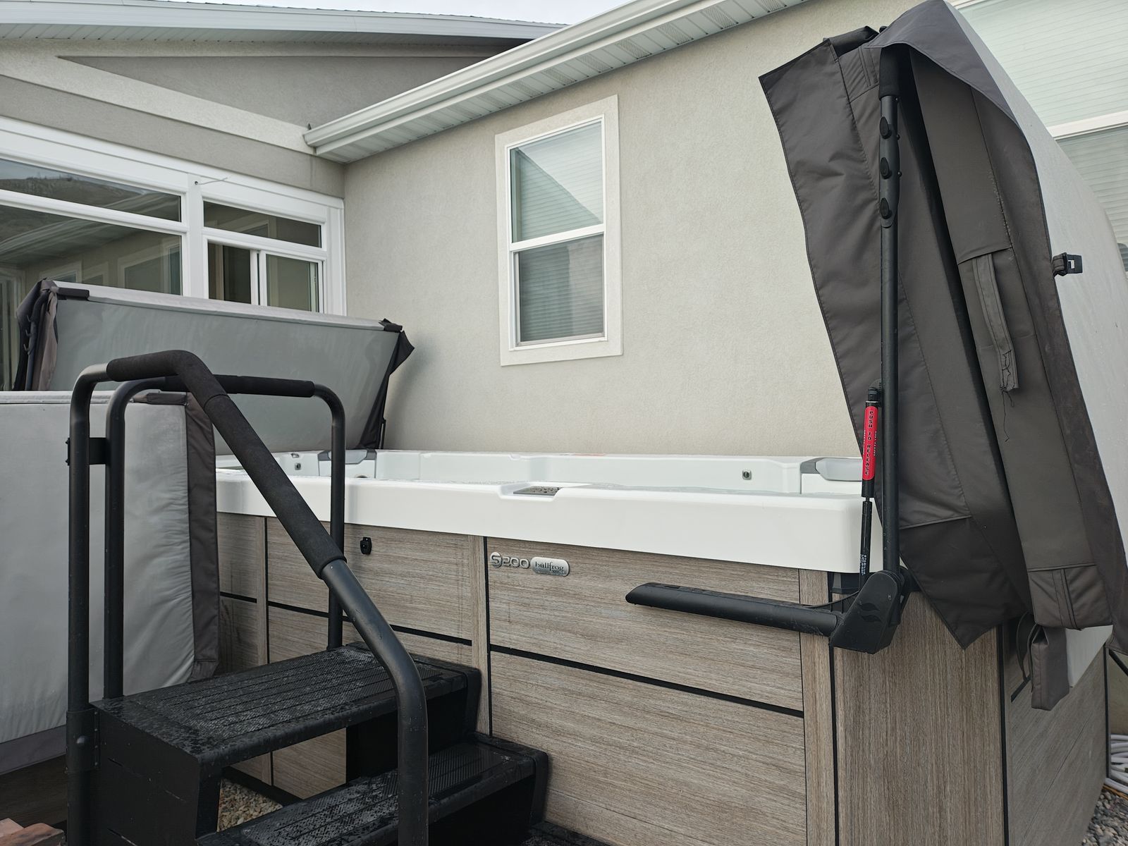 Bullfrog S200 Swim Spa - 3 Months Old - perfectly clean