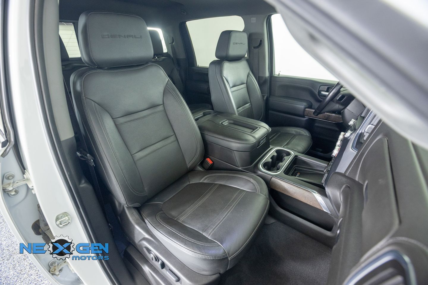Main image 46