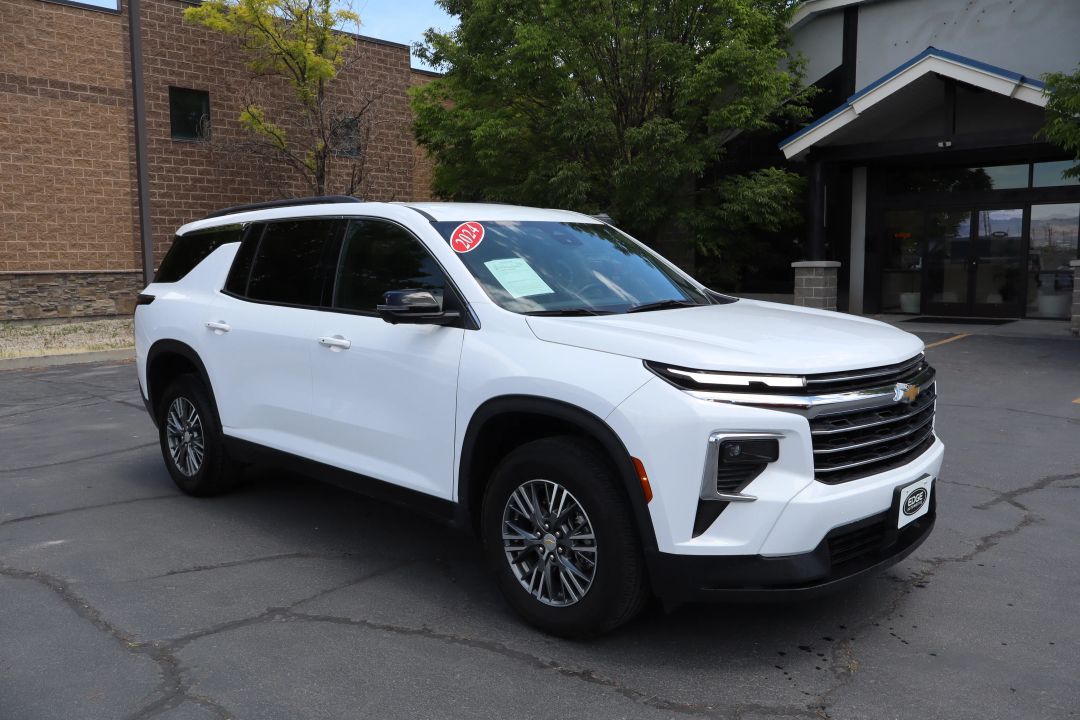 2024 Chevrolet Traverse LT