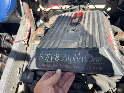 Mercruiser 5.7L V8 Alpha One Thunderbolt Ignition/Power Steering Marine Engine *Cracked block