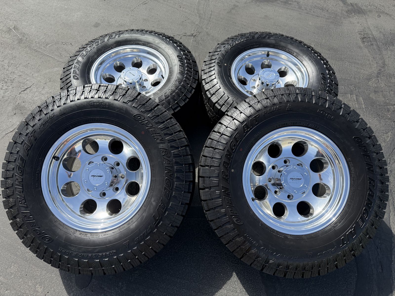 LT285/75r17 Open Ramge AT Polished Pro Comp 8x6.5