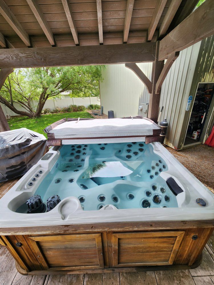 Arctic Hot Tub