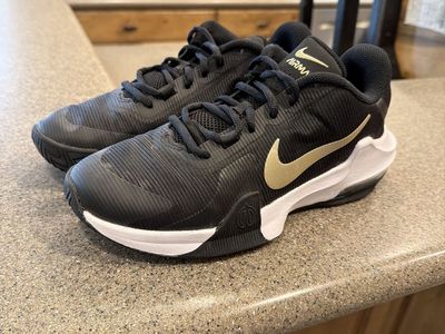 Nike air max basket ball shoes, size 7 youth