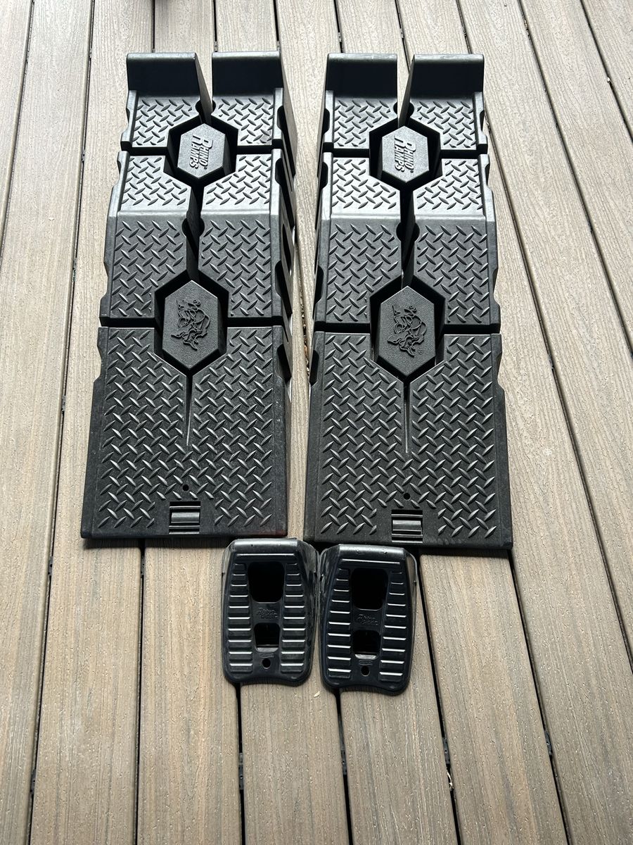 Rhino Car Ramps Car Lift 2pc Set Used Max 4000 Lbs Each w/ Chocks