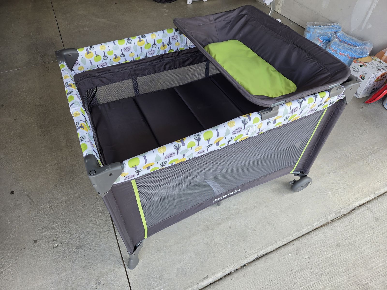 Pamo Babe 4-in-1 Portable Playard - Green Leaf Print