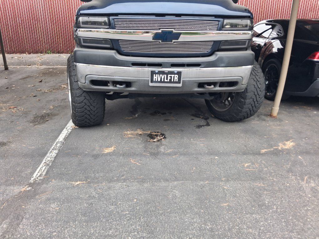 2002 2500hd bumper ...no upper plastic