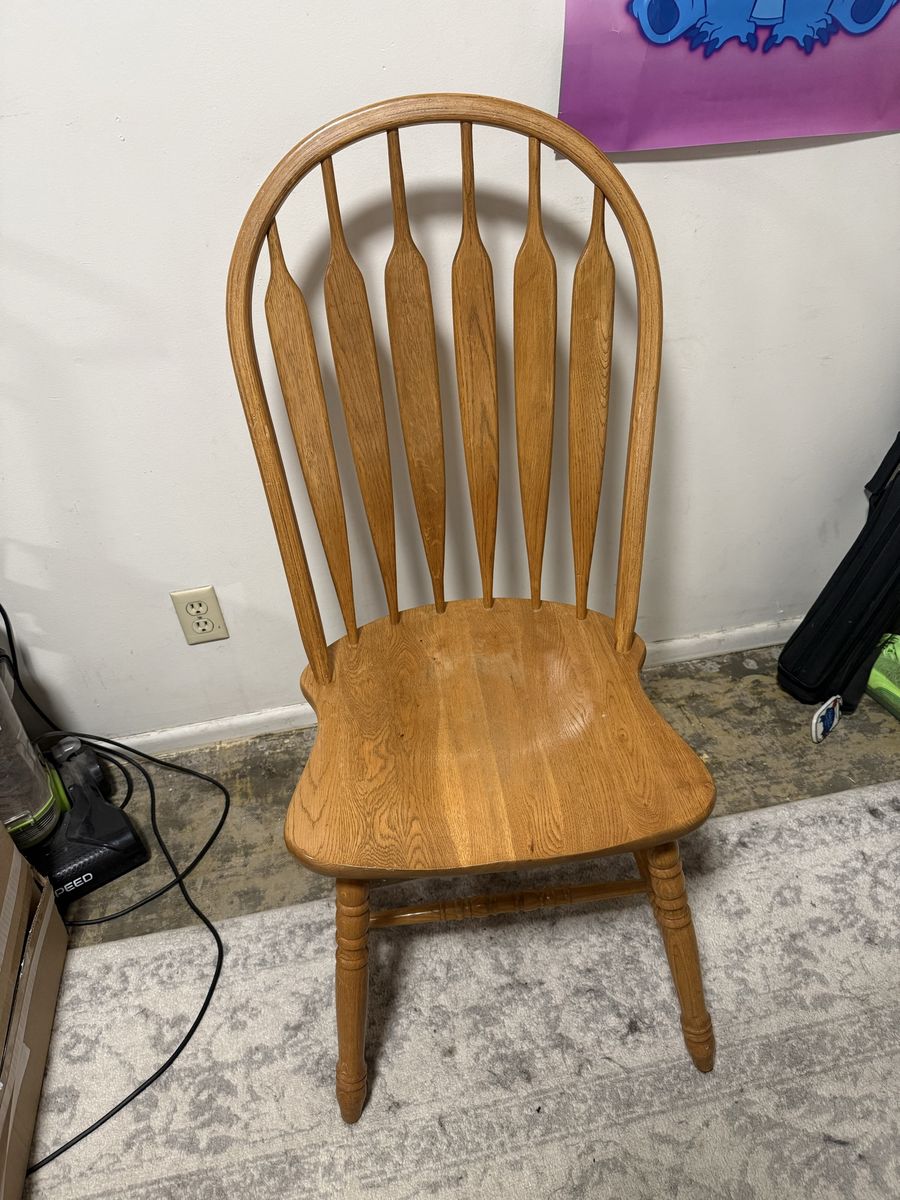 Solid Wooden Windsor Dining Chair in Natural Oak Finish— set of 4 chairs 