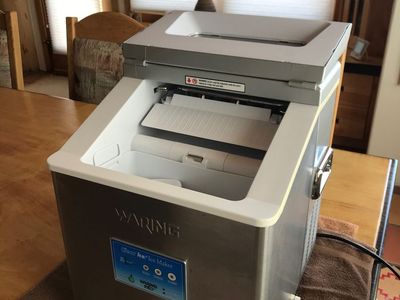 Ice Maker - Waring Pro