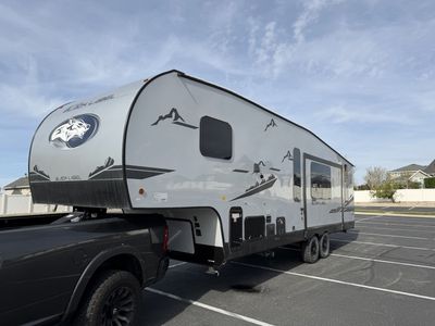 2024 Forest River Cherokee - 5th Wheel