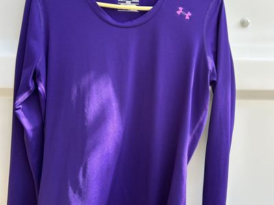 Under Armour Women's Purple Long Sleeve Performance Shirt - Size L, Scoop Neck