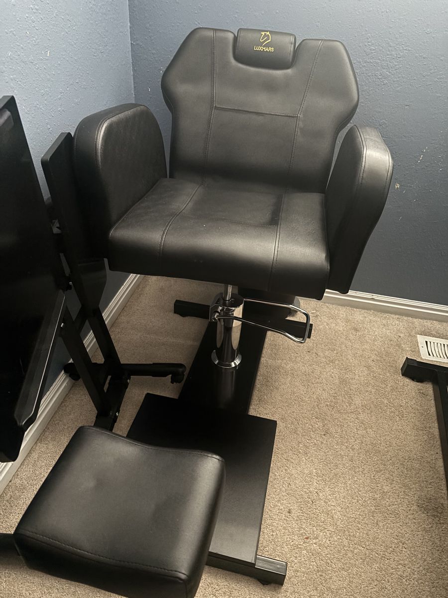 Tattoo barber chair