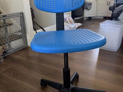 Blue Kids/Teen Desk Chair Adjustable Swivel Rolling Office Task Chair