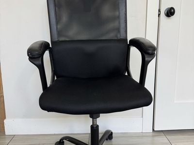 Black Ergonomic Office Chair with Mesh Back and Headrest