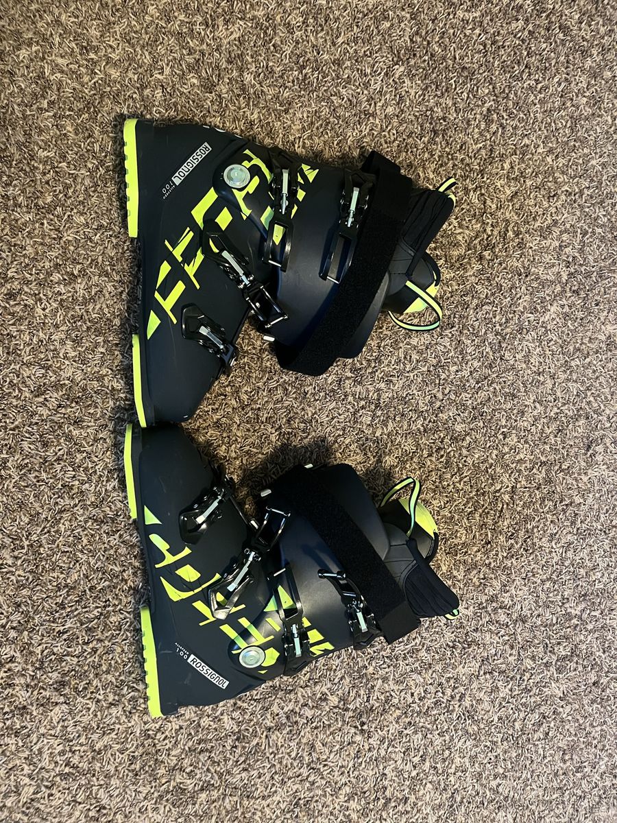 Rossignol Boots/ski poles