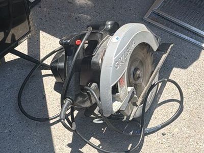 Skilsaw Circular Saw - Corded Electric Power Tool for Woodworking & DIY Projects