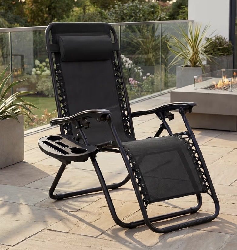 Anti gravity lounge chair