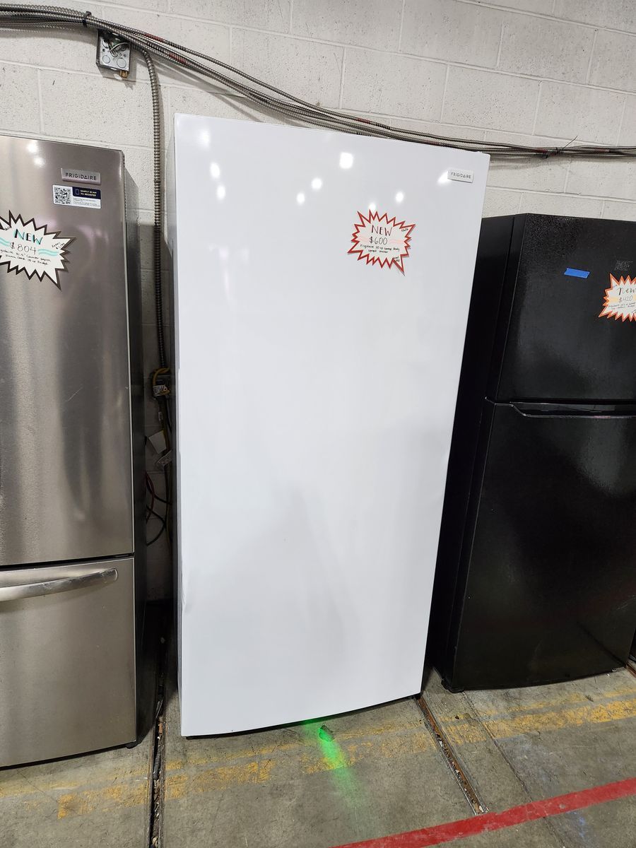 BRAND NEW! FRIGIDAIRE 20 CF UPRIGHT FROST FREE FREEZER!