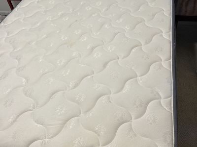 Inofia Pure Comfort Queen Mattress with box spring and metal frame.