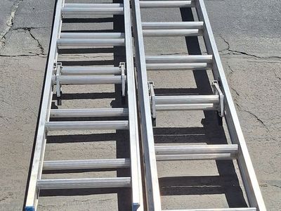 2-24' extension ladders
