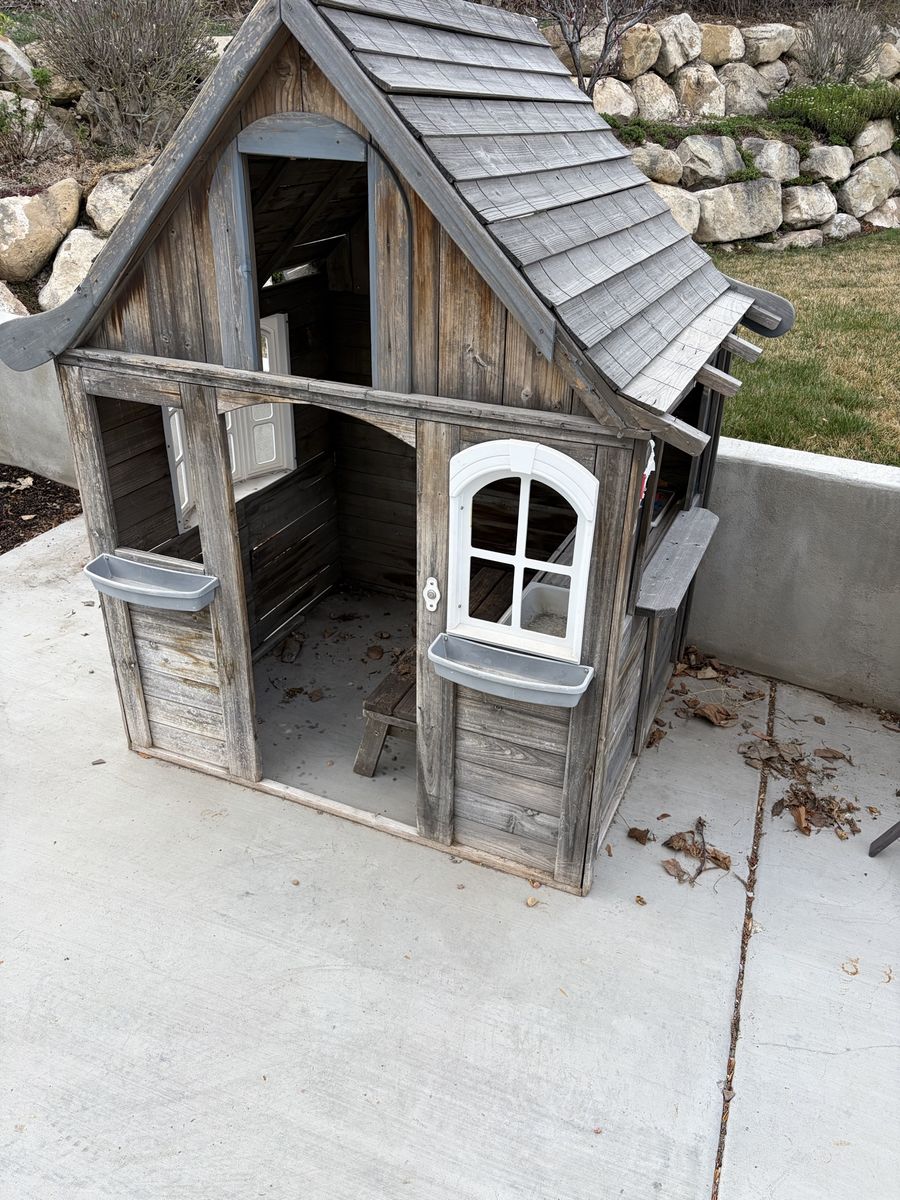 Free Playhouse