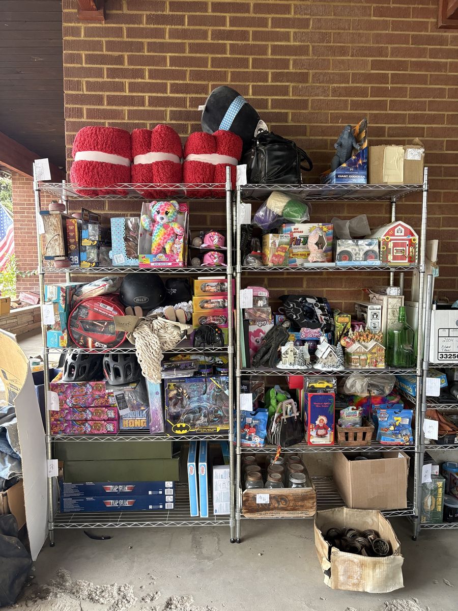Awesome Yard Sale Sat!! 9a-4p