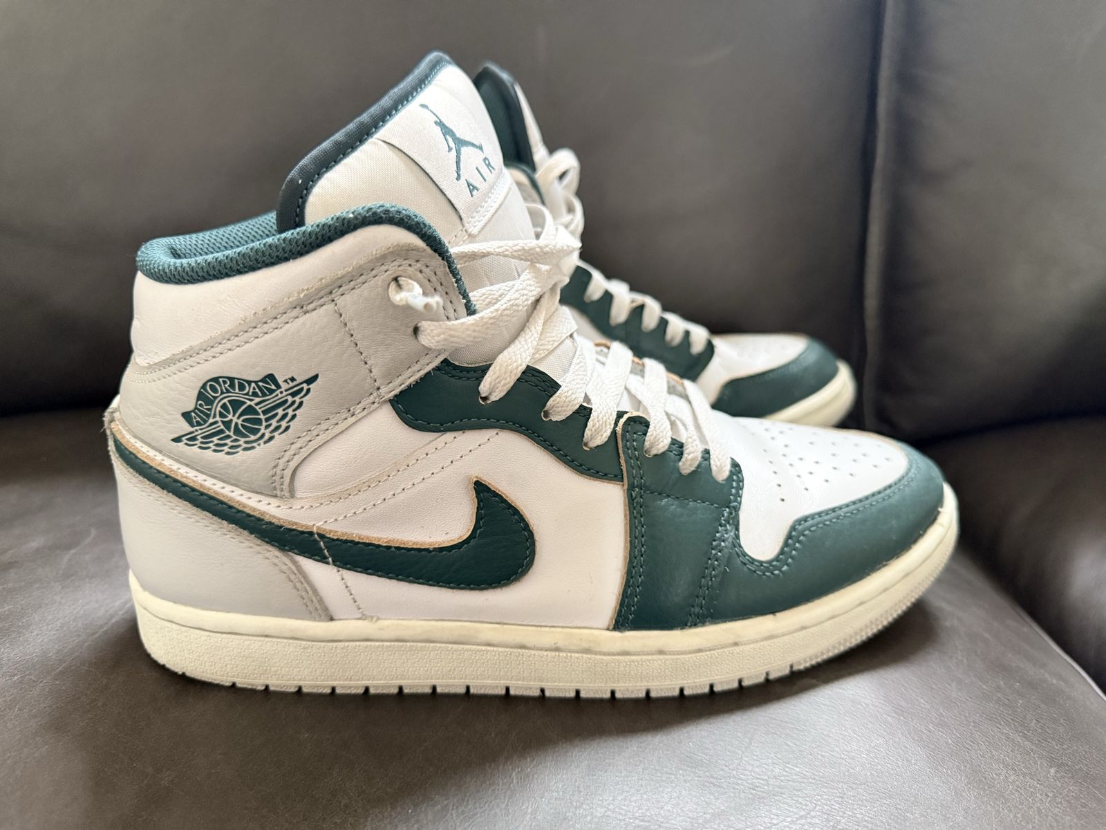 Air Jordan 1 Mid- Like New (M 8)