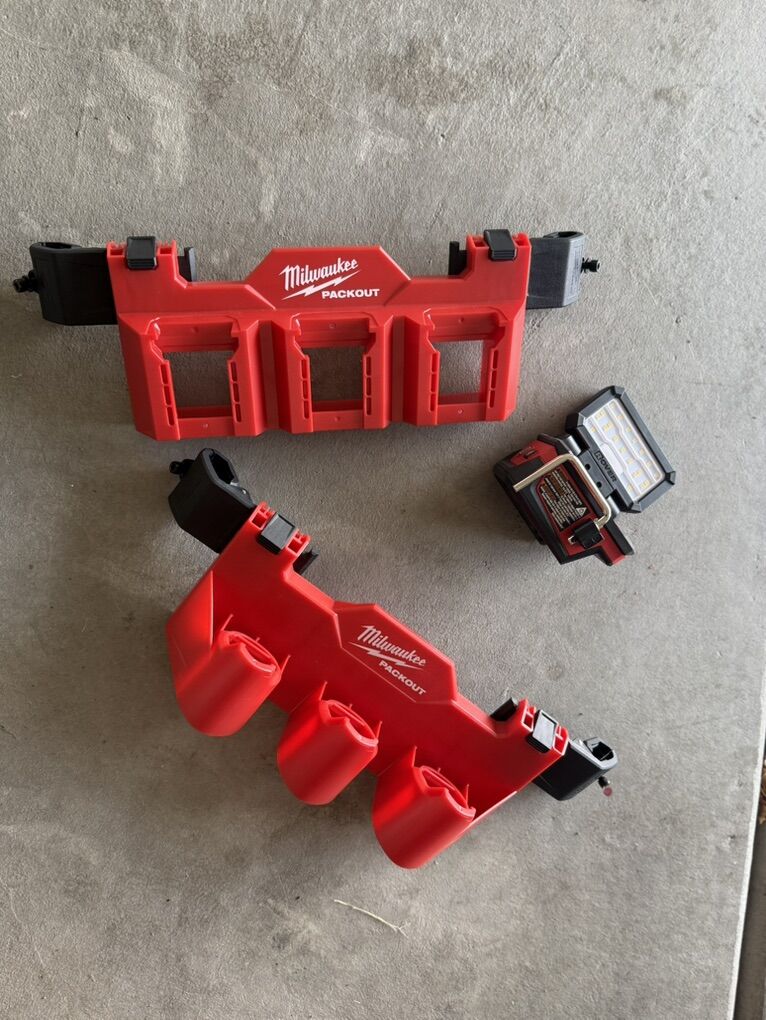 Milwaukee M18 Rover Light And Packout Accesories