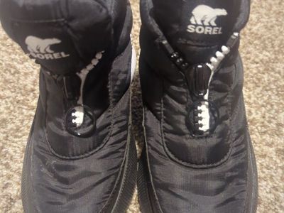 Sorel out and about puffy black waterproof boots size women's 6